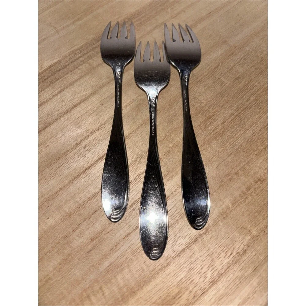 Oneida Camber Stainless Salad Forks Lot of 3 Flatware Replacement Forks